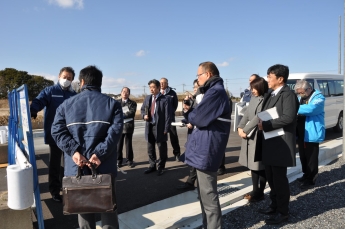 写真：令和2年1月21日 経済建設委員会での現地調査の様子