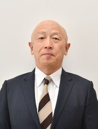 教育長秋本光德の写真