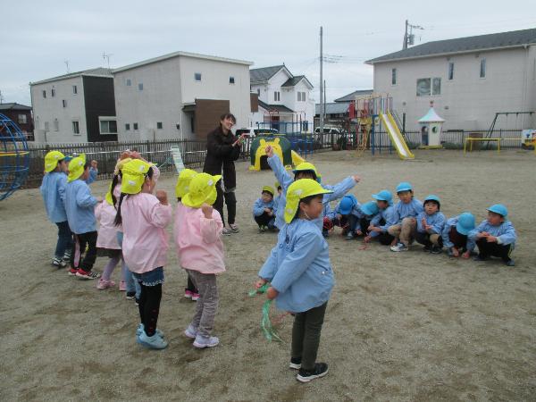 写真：本日の勝負は赤しっぽチームの勝ち