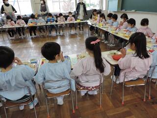 写真：給食の様子