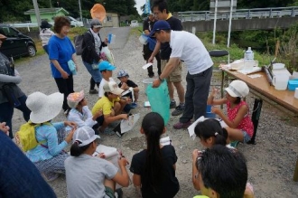 写真：自然観察会の様子3