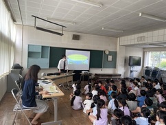 東石川小学校環境学習(ごみ問題について)の様子