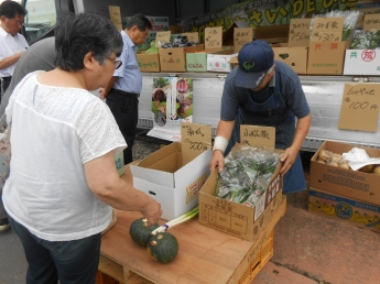 写真：3710屋野菜市