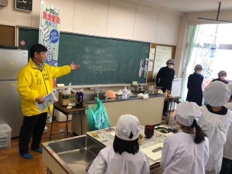 写真：地魚料理教室の様子2