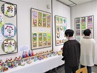 写真：折り紙を楽しむなかまの作品展