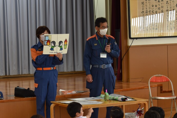 写真:花火指導の様子2