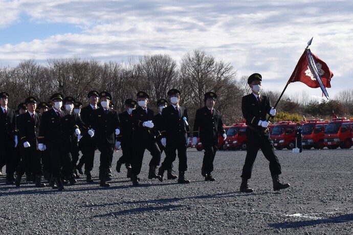 写真:出初式(徒歩パレード)の様子
