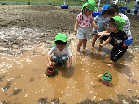 楽しい水遊び。