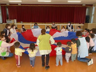 パラシュート今日も頑張ります