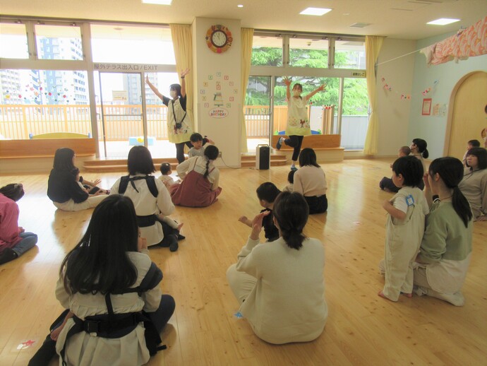 写真：誕生会ダンス