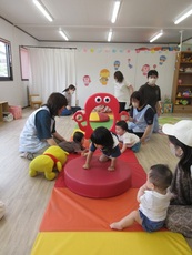 子育て支援センターけさらんぱさらんの様子2