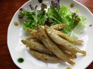 写真：わかさぎカレーから揚げ