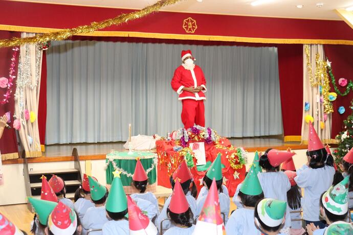 写真：サンタさん登場