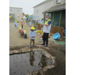 写真：田植えの様子10