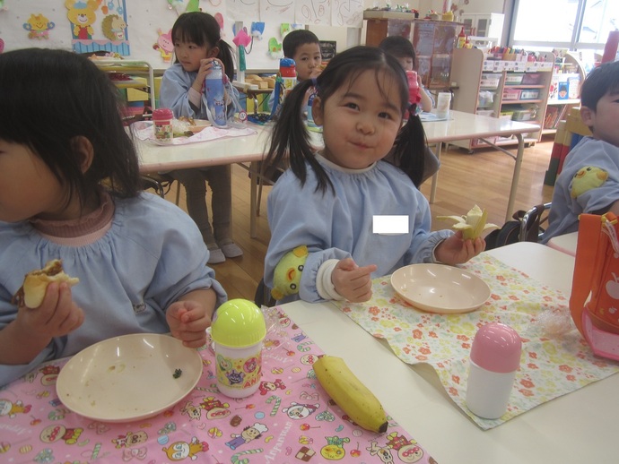 写真 誕生会の会食