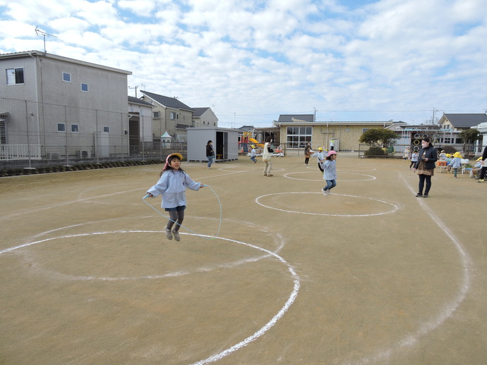 写真 縄跳び大会の様子