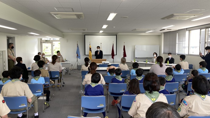 写真：参加者に挨拶する大谷市長