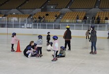 写真 インストラクターさんに集まる年中児