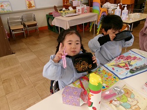 写真：誕生会の会食