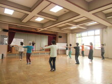 写真：フラダンスを踊る様子