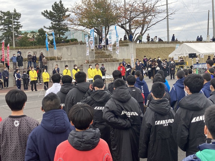 写真：閉会式にて挨拶する大谷市長