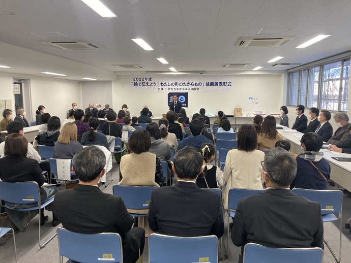 写真：参加者に挨拶する大谷市長