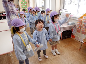 写真:幼稚園探検