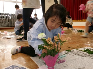 写真：母の日のプレゼント作り