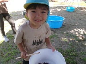 写真：水辺の生き物と遊ぼう