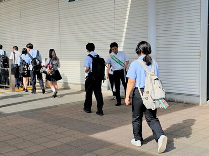 写真：社会を明るくする運動街頭キャンペーン勝田駅東口の様子(2)