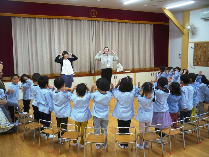 ひよこさんとうさぎさんのABCで遊ぼうの様子