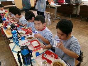 写真：体験給食