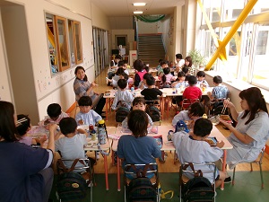 写真：5月生まれの誕生会