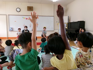 写真：7、8月生まれの誕生会