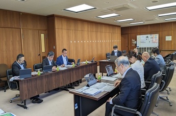 総務生活委員会の会議の写真