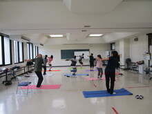 写真：ウォーミングアップをしている様子