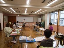 写真:講師が説明している様子