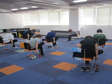 写真:腸腰筋のストレッチの様子