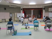 写真:講師が説明している様子