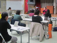 写真:そしゃく筋を動かしている様子