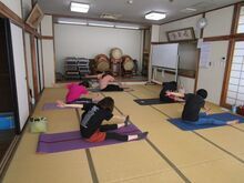 写真：腹部エクササイズの様子