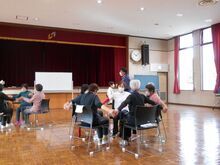 写真:ウォーミングアップをしている様子