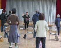 写真：発声の練習をしている様子