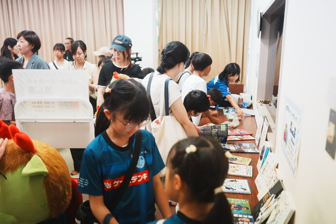選手おすすめ本を図書館で貸し出し