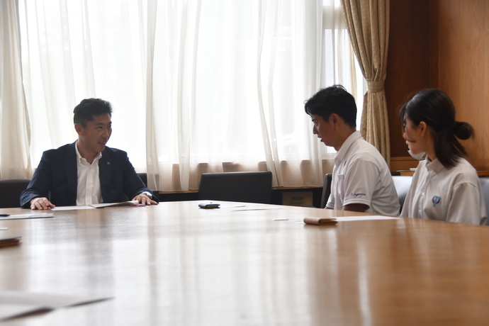 表敬訪問の様子2