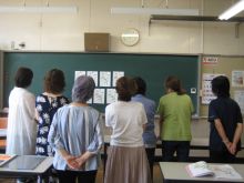 写真：ゆりの鑑賞会の様子