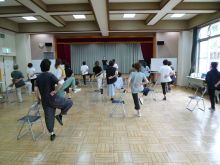 写真：バレエのステップの様子